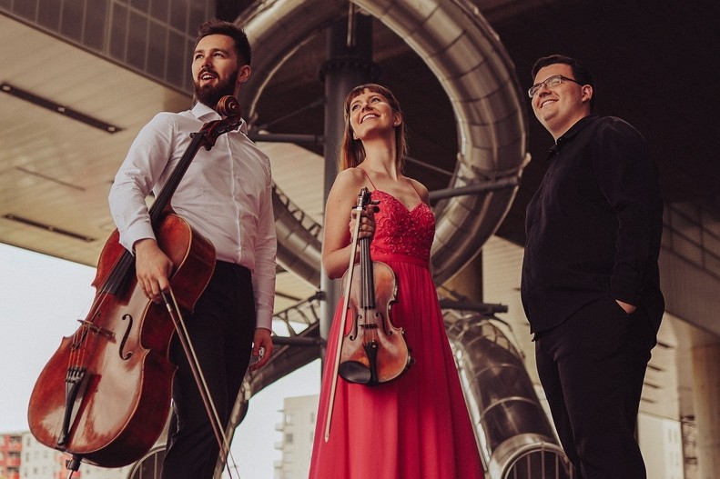 Xylos Trio – Ieva Pranskutė, violina, Mislav Brajković, violončelo, Sven Brajković, klavir