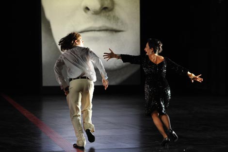 Valer Barna Sabadus (Sesto), Marie-Belle Sandis (Vitelia); Wolfgang Amadeus Mozart, Titus (La clemenza di Tito), dir. Dan Ettinger, red. Günter Krämer, foto: Hans Jörg Michel.