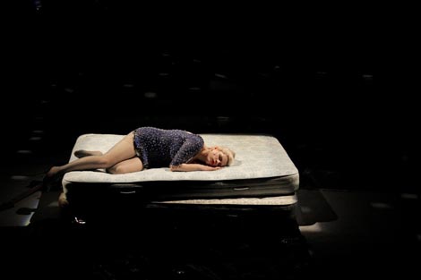 Hrvatsko narodno kazalište u Zagrebu i C.I.C.T – Théâtre des Bouffes du Nord: Frédéric Verrières. Mimi, dir. Jean Deroyer, red. Guillaume Vincent